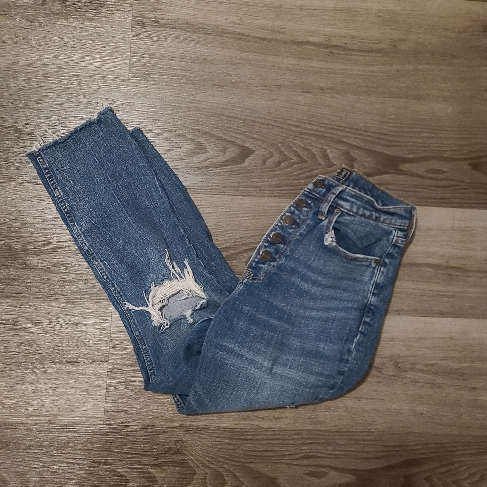 Abercrombie Ultra High Rise Mom Jean Medium-Dark Wash 25 Or 0 Short With Raw Hem